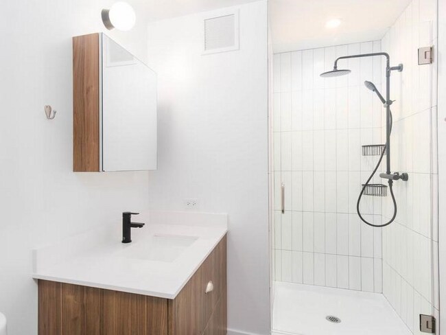 Photo - 1451 S Blue Island Ave