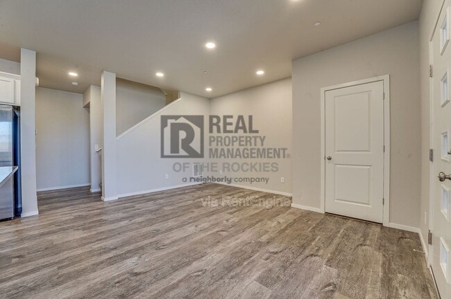 Photo - 302 Skyraider Way