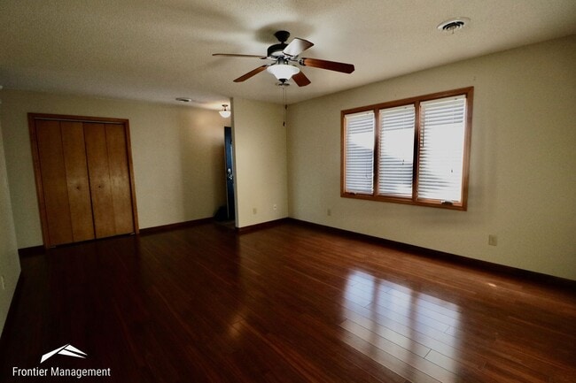 Photo - Beautiful 3 bedroom home just minutes from Manhattan and Fort Riley!