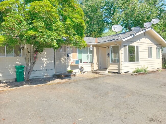 Building Photo - BREVM03 Unit 3 Rental