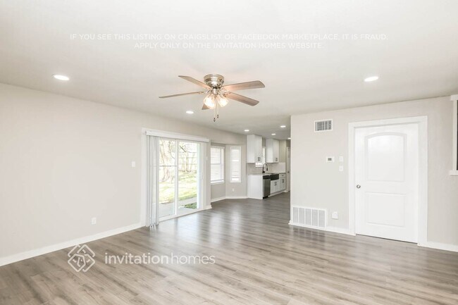 Photo - 212 W 5th St