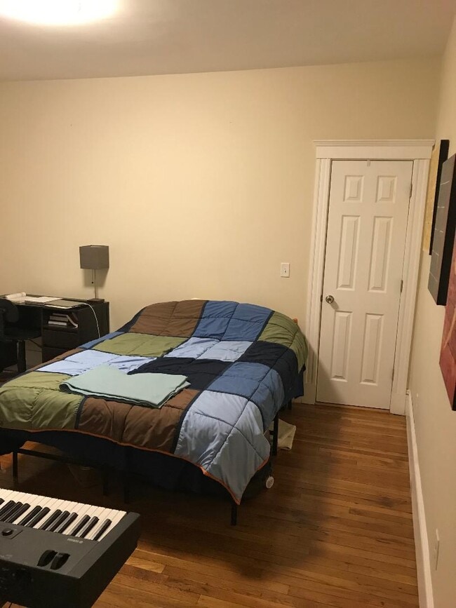 Building Photo - 131 Park Dr Unit 4