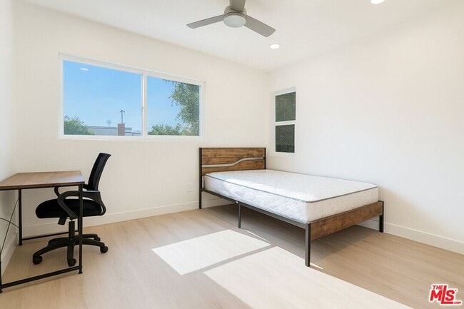 Photo - 1189 W 36th Pl Unit 3