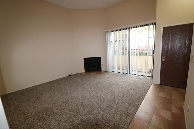 Photo - 21233 Lassen St