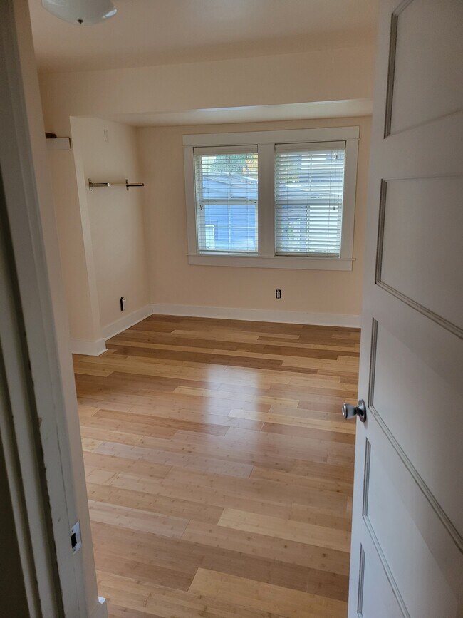 Photo - 3915 N Vancouver Ave