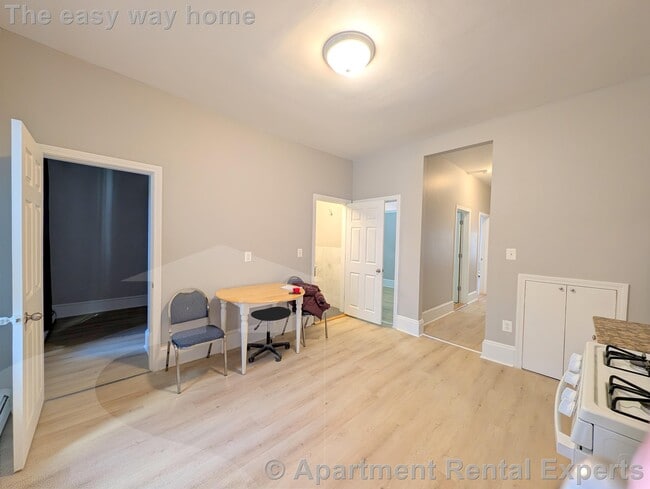 Photo - 254 Windsor St Unit #1R