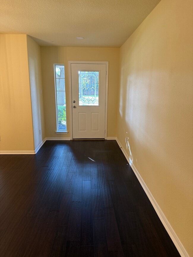 Building Photo - 3826 Silver Hawk Dr