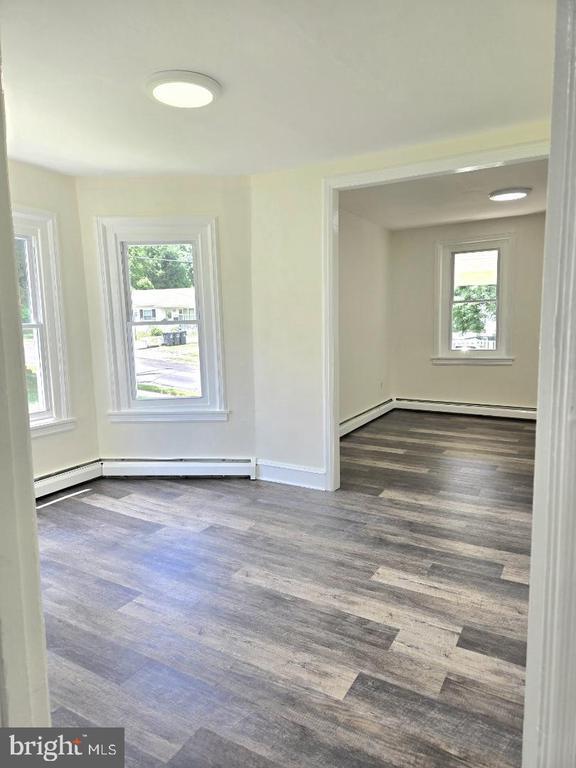 Photo - 825 Maple Ave