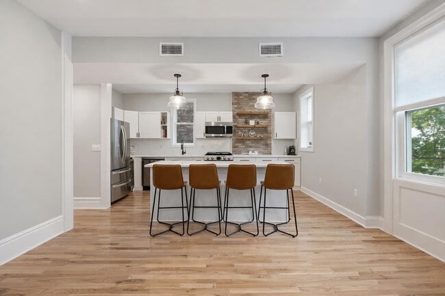 Photo - 161 Nesbit St Unit 2