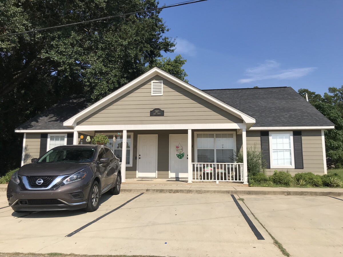 Photo - 307 North Davis Street