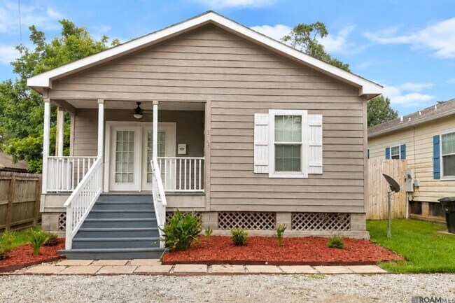 Photo - 111 West Dr