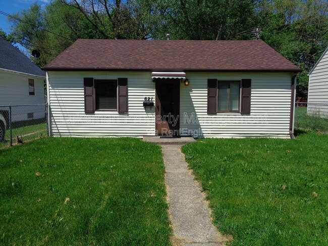 Photo - 621 Washburn Ave