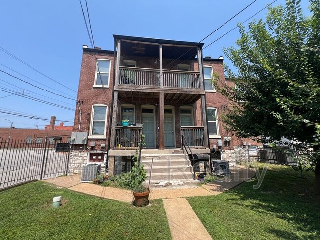 Building Photo - 4658 Tyrolean Ave Unit Apt 2F