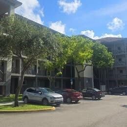 Building Photo - 2801 Riverside Dr Unit 401
