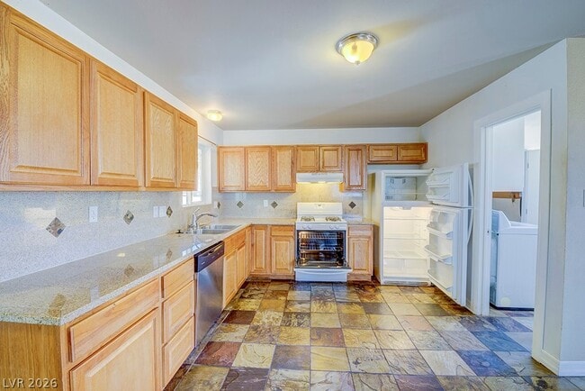Photo - 3990 E Syracuse Dr