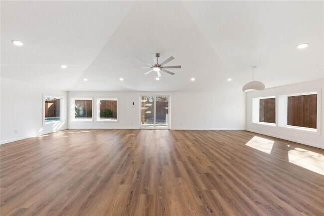 Photo - 3616 Woodleigh Dr