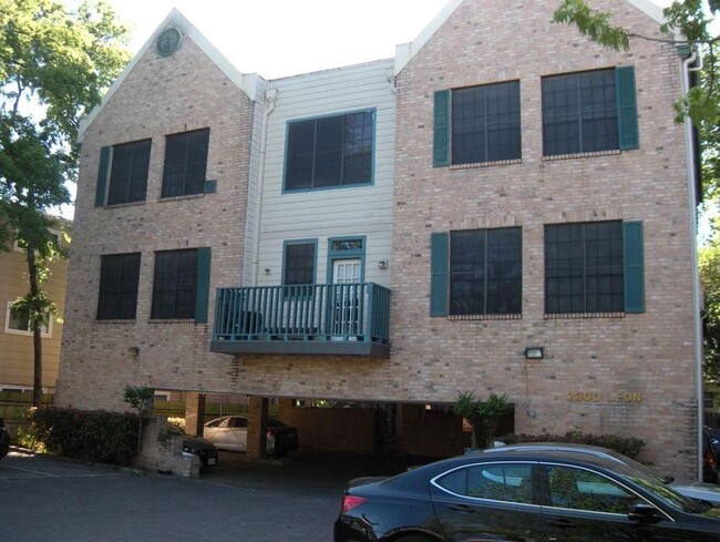 Building Photo - 2300 Leon St Unit 201 Rental