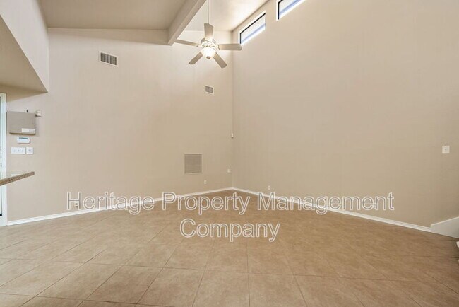 Photo - 1932 Broken Oak St