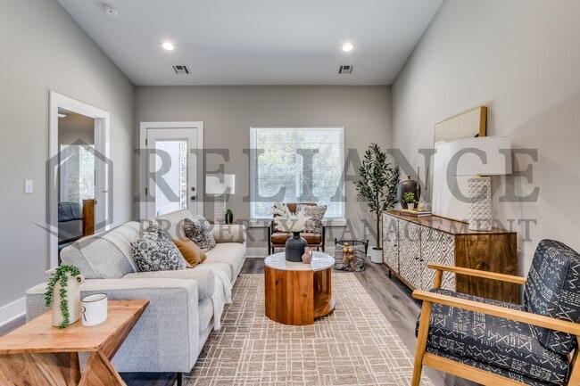 Photo - 4930 N Vassar Ave