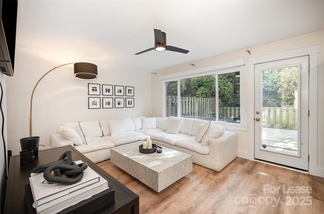 Photo - 4611 Hedgemore Dr Unit I