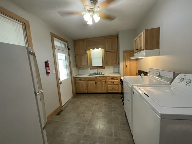 Photo - 254 E Louther St