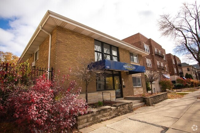 Marquee Place Exterior - Marquee Communities Rental