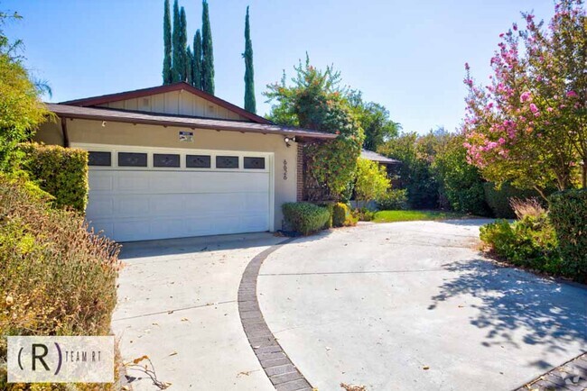 Building Photo - This Mid Century Modern Gem House located ...