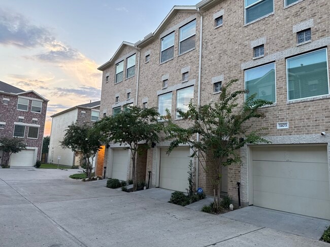 Building Photo - 8705 Bryam Unit 1402 Rental