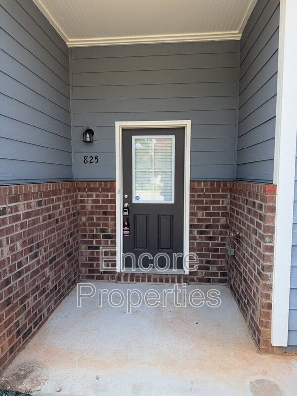 Photo - 825 S Franklin St
