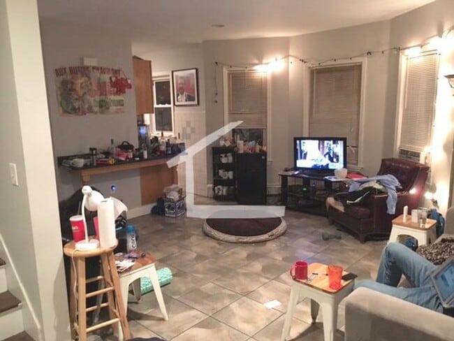 Photo - 6 Bed 3 Bath NEW ON THE MARKET 9/1/26 Move-In