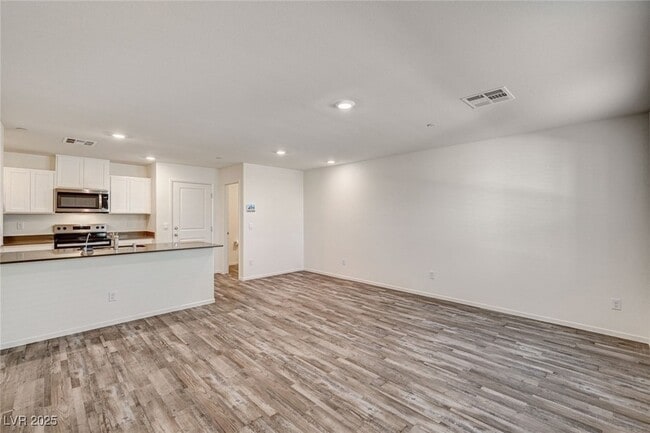 Photo - 7379 Raimee Brk St