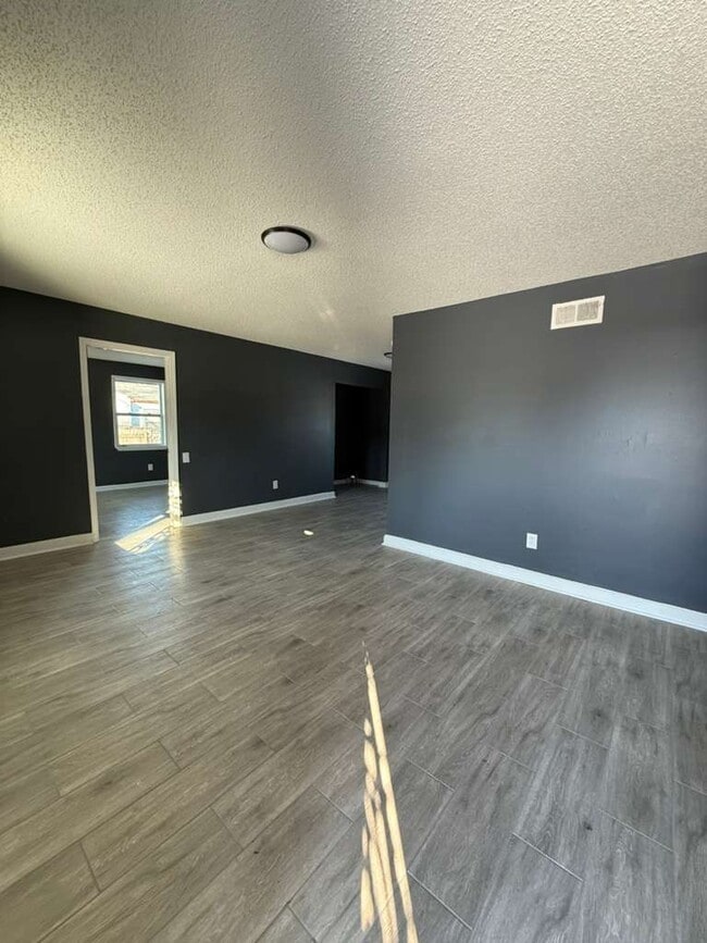 Photo - 1266 Russwood Rd