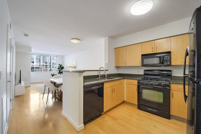 Spacious 1BR + Parking and Building Amenit... - Spacious 1BR + Parking and Building Amenit... Condo