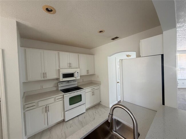 Photo - 642 Captiva Cir