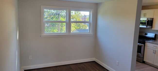 Photo - 2144 Firethorn Rd