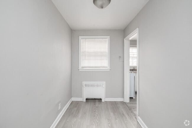 Nova - 2BR, 1BA - 590SF - Dining Room - Sunnycrest Manor