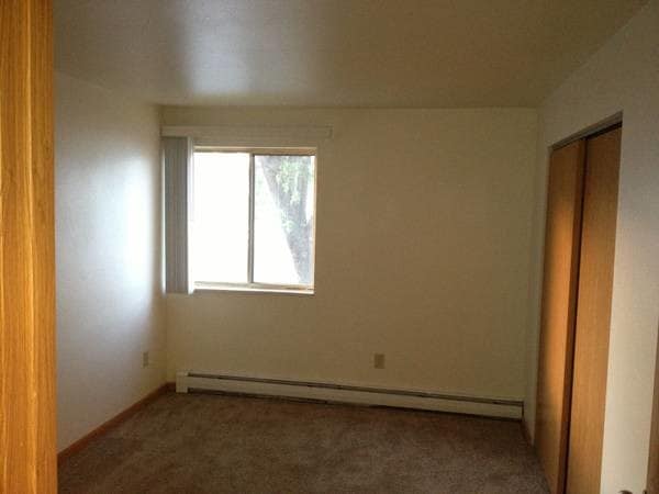 Photo - Chateau Parc Apartments