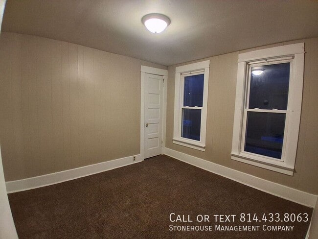 Photo - 622 E 6th St