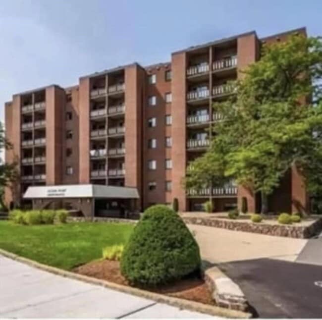 Building Photo - 2 Second St Unit 105