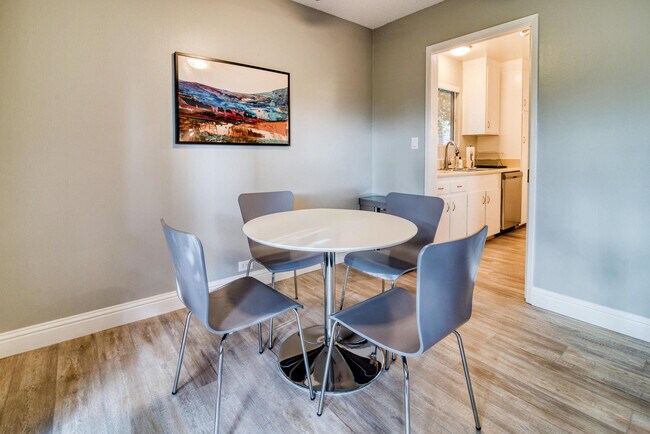 Photo - 801 Middlefield Rd Unidad FL2-ID2094