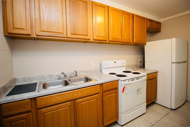 Photo - 2 Bedroom, 1 Bath in The Lyon St. Neighborhood -