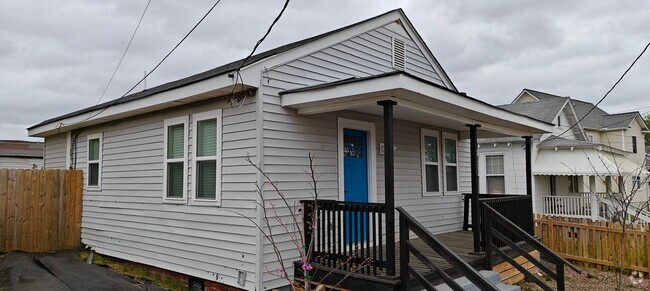 Building Photo - --APPLICATION PE 2 BR/ 1 BA Newly Renovate... Rental