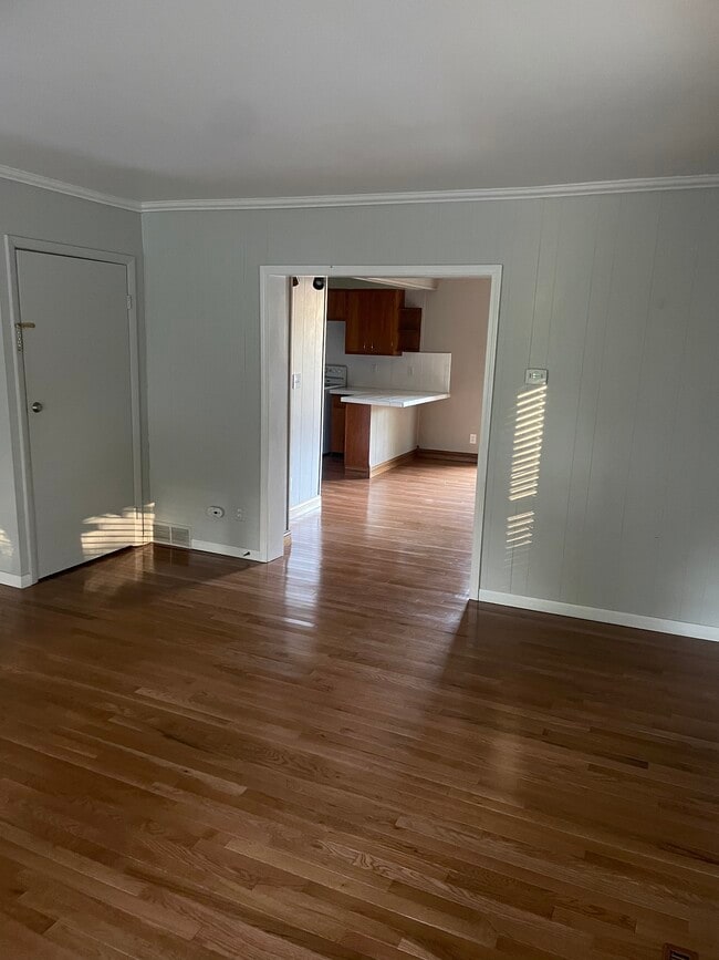 Hardwood floors! - 1415 Ashman St Unit 1