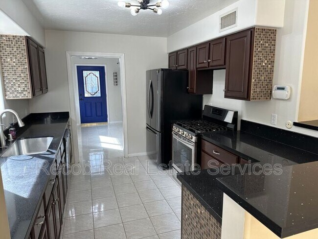 Photo - 2027 Old Bend Rd