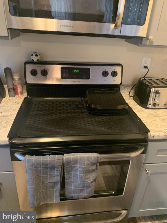 Photo - 9860 Garvey Dr