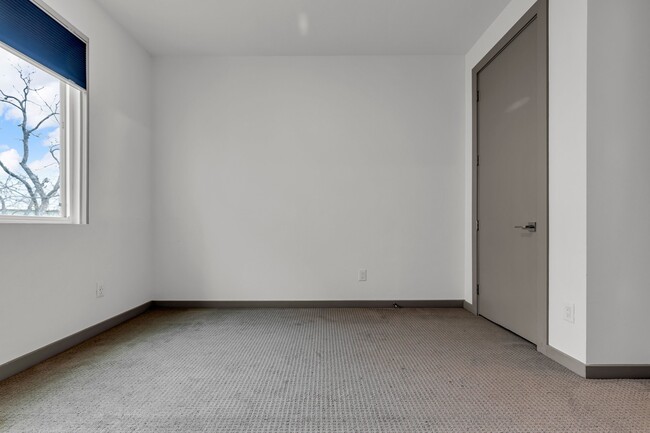 Building Photo - 1512 Weber St Rental