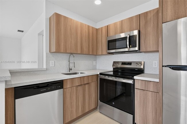 Photo - 2830 Coral Springs Dr Unidad 2830