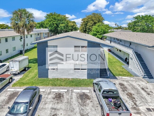Building Photo - 881 SW 74th Terrace Unit Apt 102c