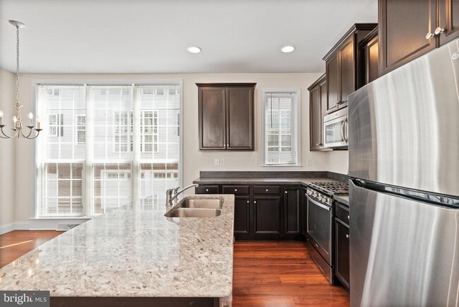 Photo - 1420 Rose Ln