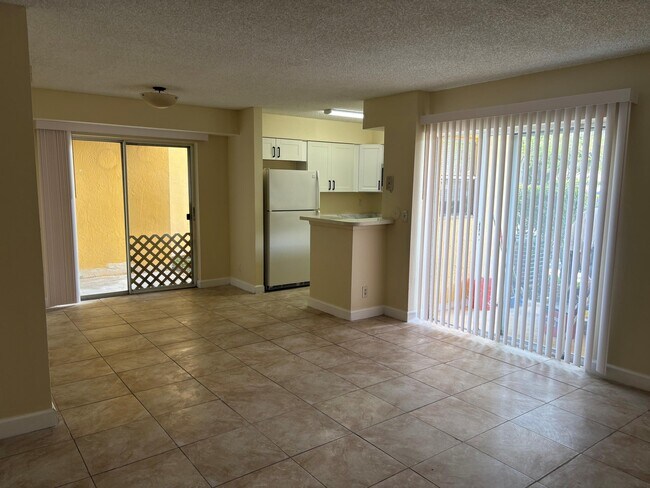 Photo - 7610 Westwood Dr Unidad 106